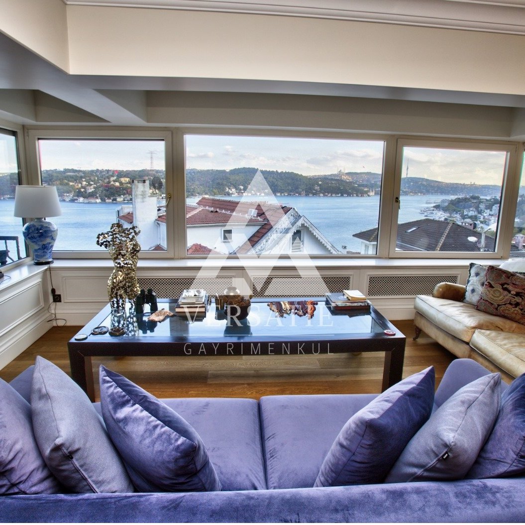 Luxury Hidden in Simplicity: A Life Facing the Bosphorus...