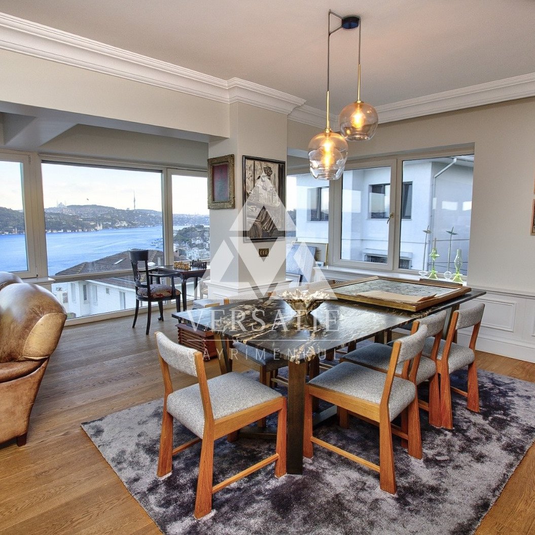 Luxury Hidden in Simplicity: A Life Facing the Bosphorus...