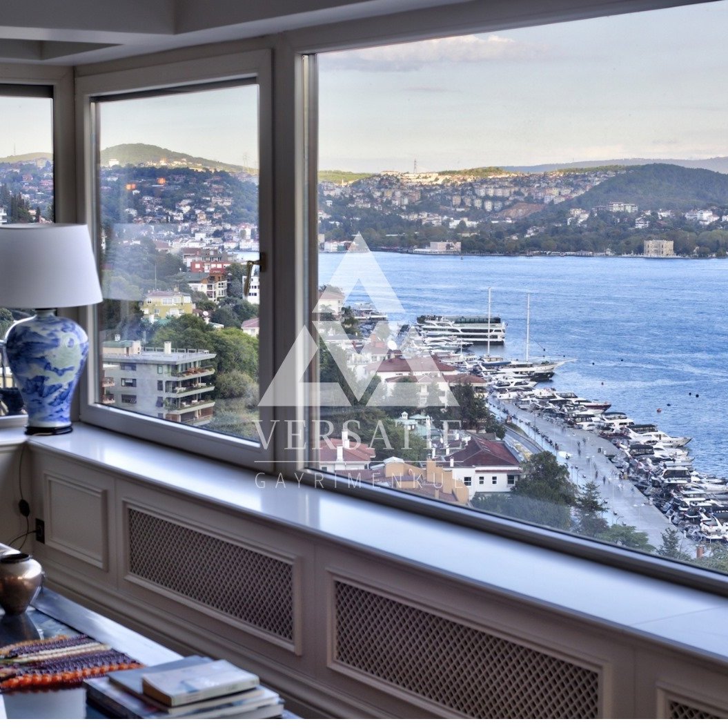 Luxury Hidden in Simplicity: A Life Facing the Bosphorus...