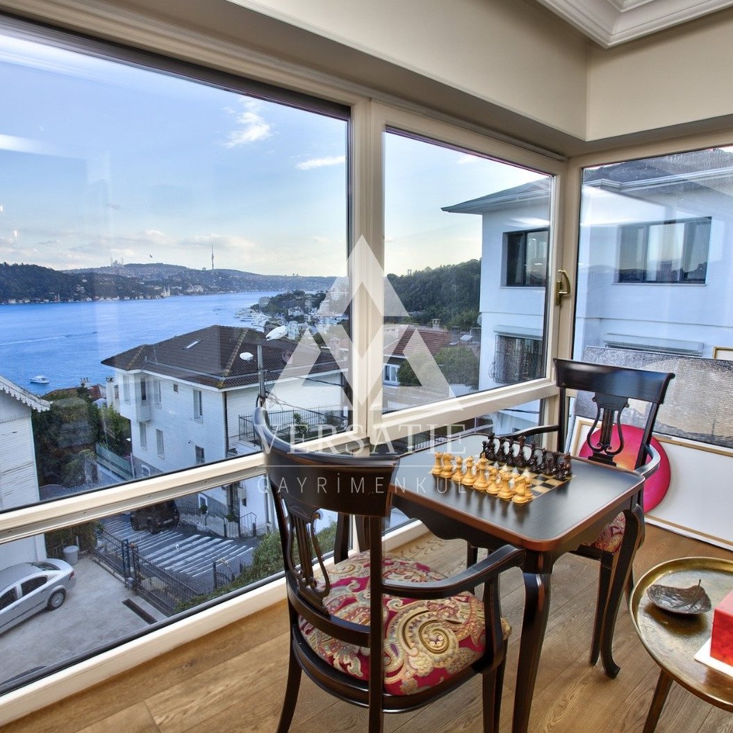 Luxury Hidden in Simplicity: A Life Facing the Bosphorus...