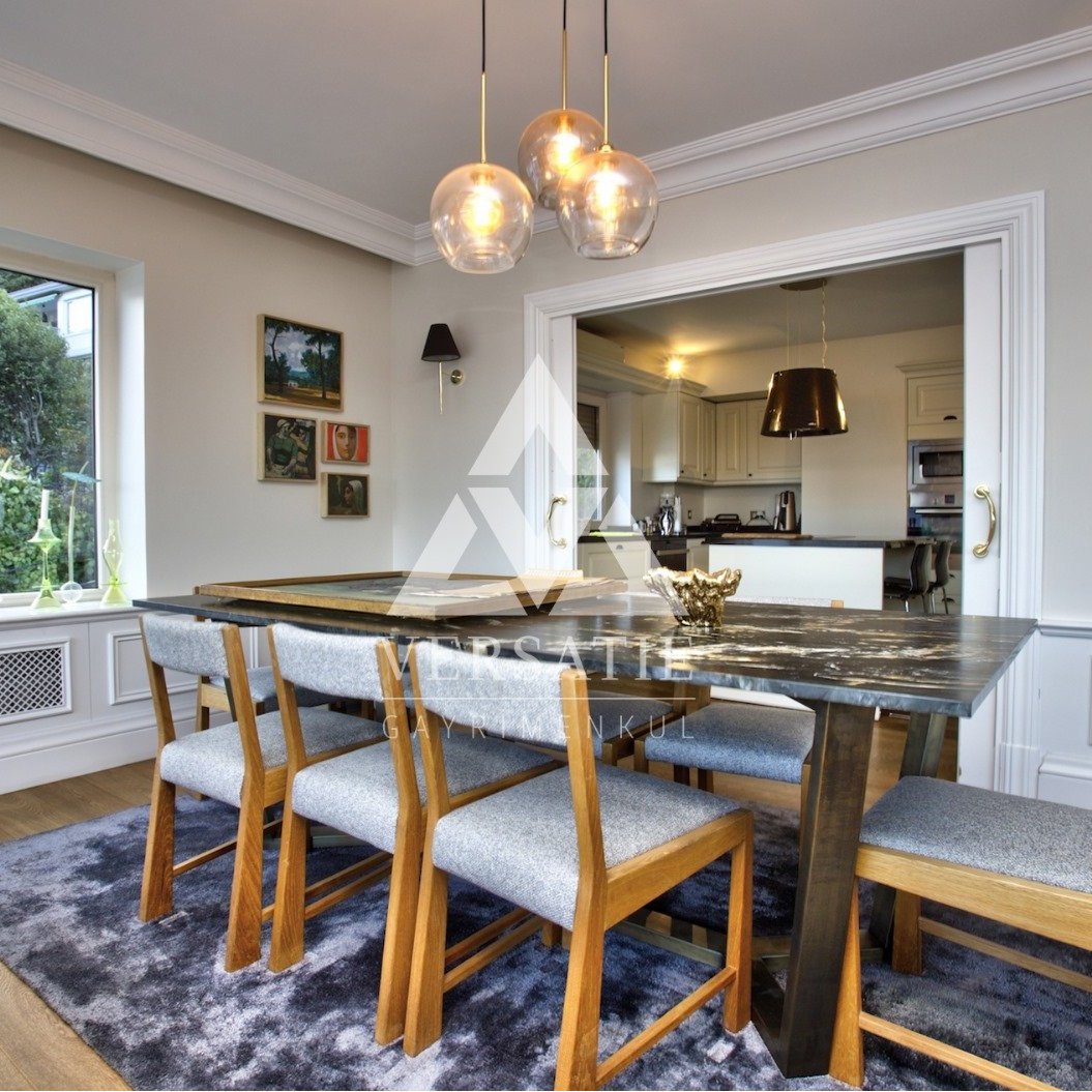 Luxury Hidden in Simplicity: A Life Facing the Bosphorus...