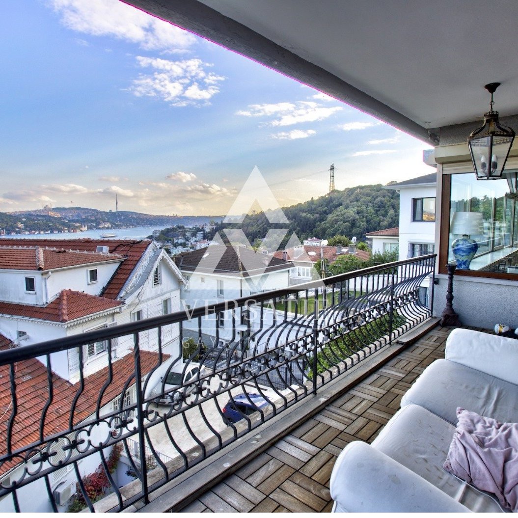 Luxury Hidden in Simplicity: A Life Facing the Bosphorus...