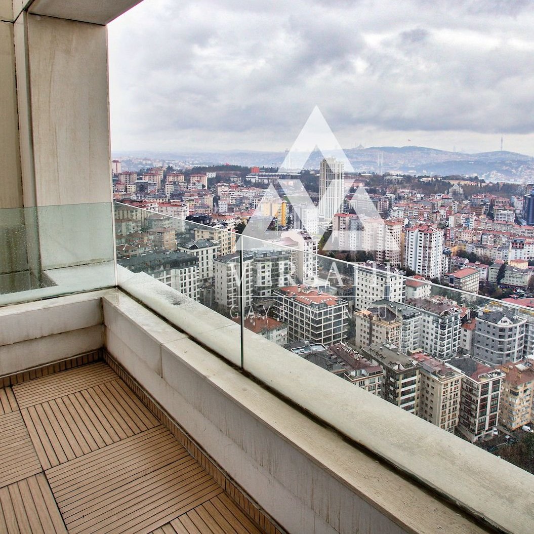 Beşiktaş’ta Selenium Twins Rezidans’ta Boğaz'ın büyüleyici manzarasına hakim, lüks ve modern bir yaşam alanına sahip muhteşem kiralık dubleks penthouse daire. 