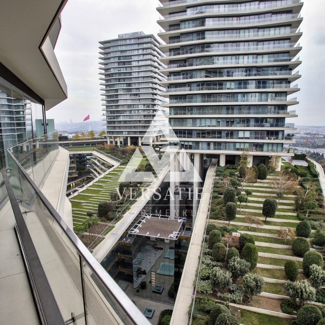 İstanbul’un en prestijli yaşam ve alışveriş merkezi Zorlu Center’da, ayrıcalıklı bir yaşamın kapılarını aralamak isteyenler için sunulan, çağdaş mimarisi ve ferah yaşam alanlarıyla konforu ve şıklığı bir araya getiren eşsiz satılık ve kiralık lüks rezidans