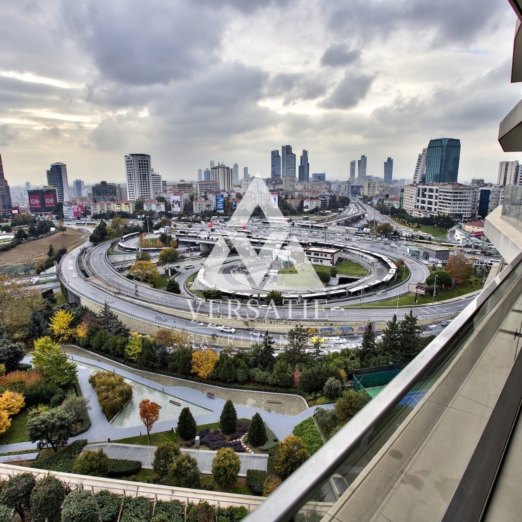 İstanbul’un en prestijli yaşam ve alışveriş merkezi Zorlu Center’da, ayrıcalıklı bir yaşamın kapılarını aralamak isteyenler için sunulan, çağdaş mimarisi ve ferah yaşam alanlarıyla konforu ve şıklığı bir araya getiren eşsiz satılık ve kiralık lüks rezidans