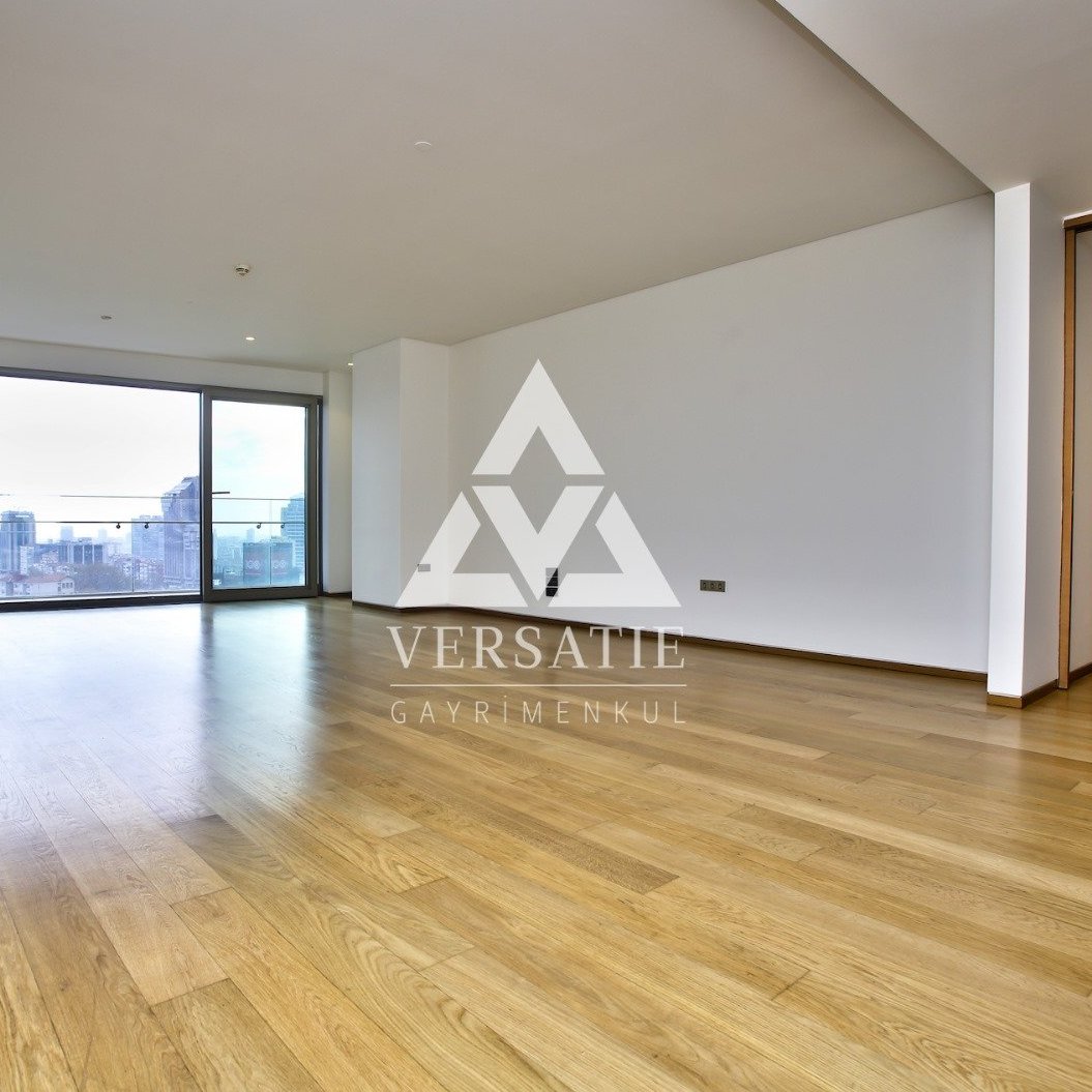 İstanbul’un en prestijli yaşam ve alışveriş merkezi Zorlu Center’da, ayrıcalıklı bir yaşamın kapılarını aralamak isteyenler için sunulan, çağdaş mimarisi ve ferah yaşam alanlarıyla konforu ve şıklığı bir araya getiren eşsiz satılık ve kiralık lüks rezidans